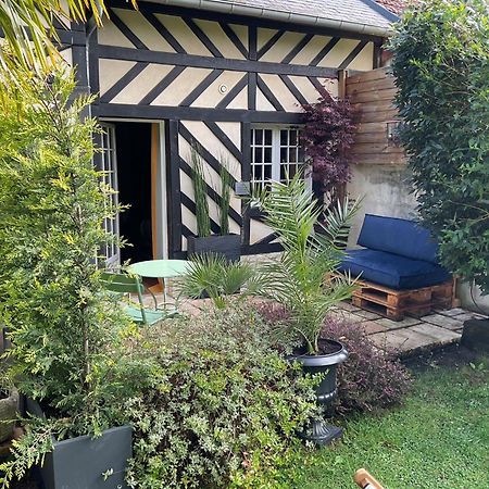 Manoir De La Croix-Sonnet Bed & Breakfast Trouville-sur-Mer Exterior photo