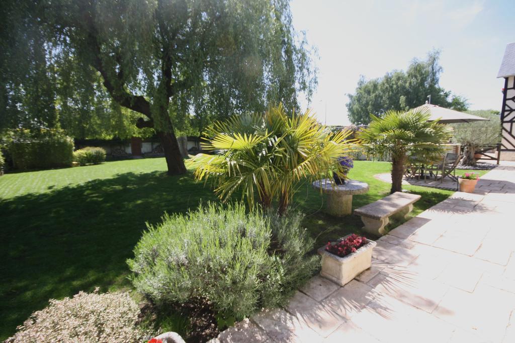Manoir De La Croix-Sonnet Bed & Breakfast Trouville-sur-Mer Exterior photo