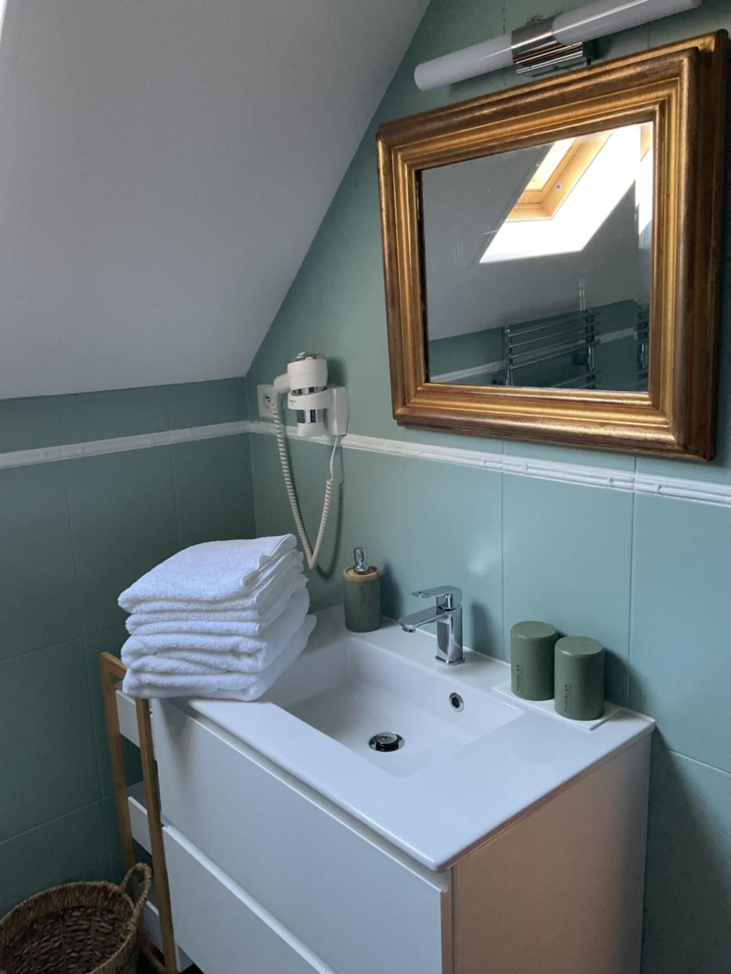 Manoir De La Croix-Sonnet Bed & Breakfast Trouville-sur-Mer Exterior photo