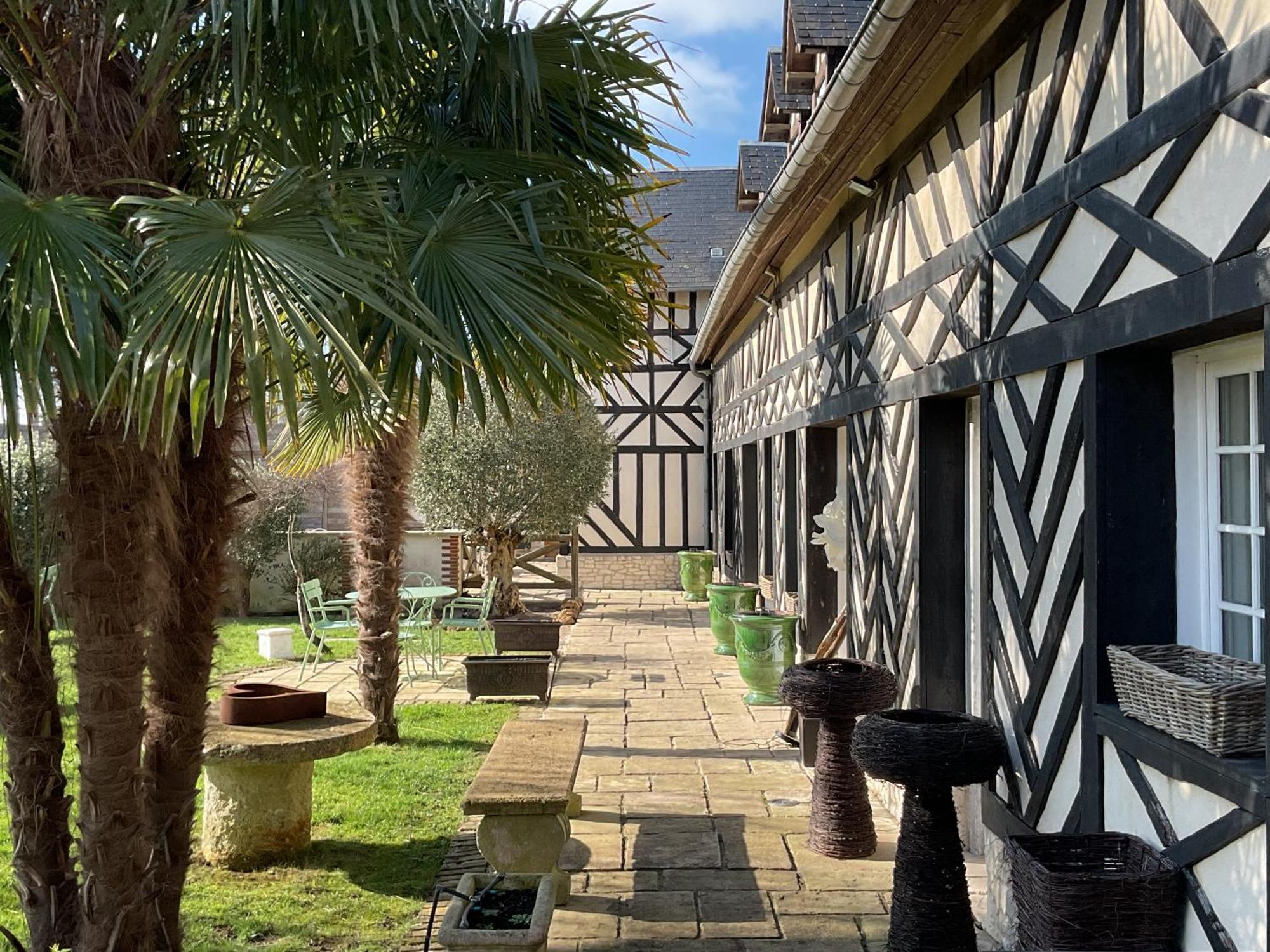 Manoir De La Croix-Sonnet Bed & Breakfast Trouville-sur-Mer Exterior photo