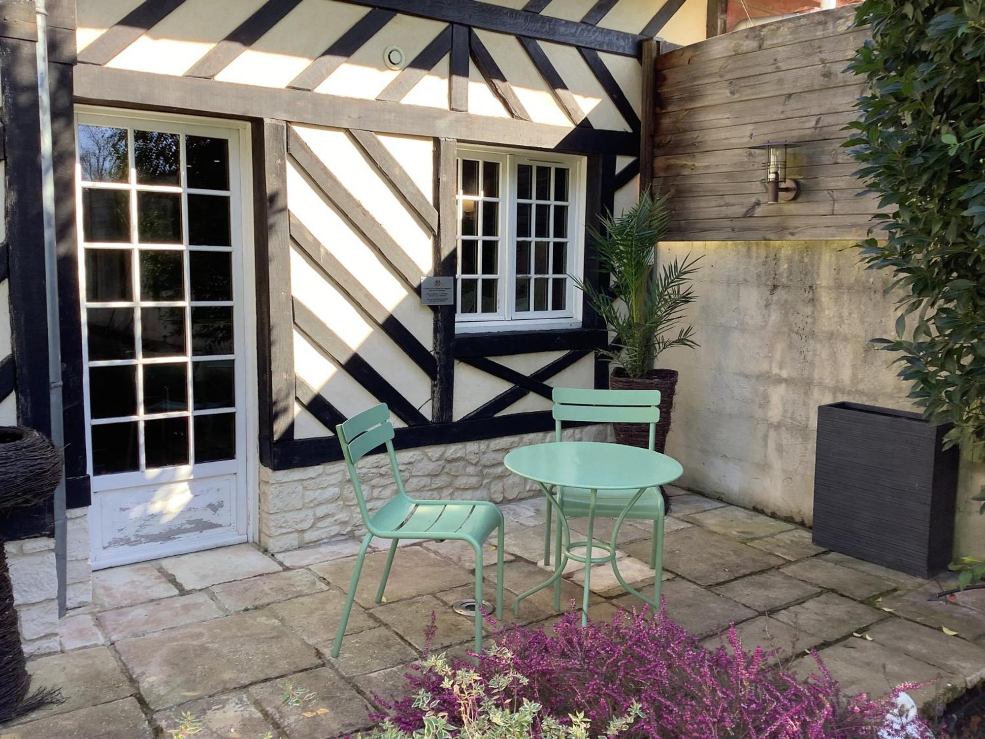 Manoir De La Croix-Sonnet Bed & Breakfast Trouville-sur-Mer Room photo